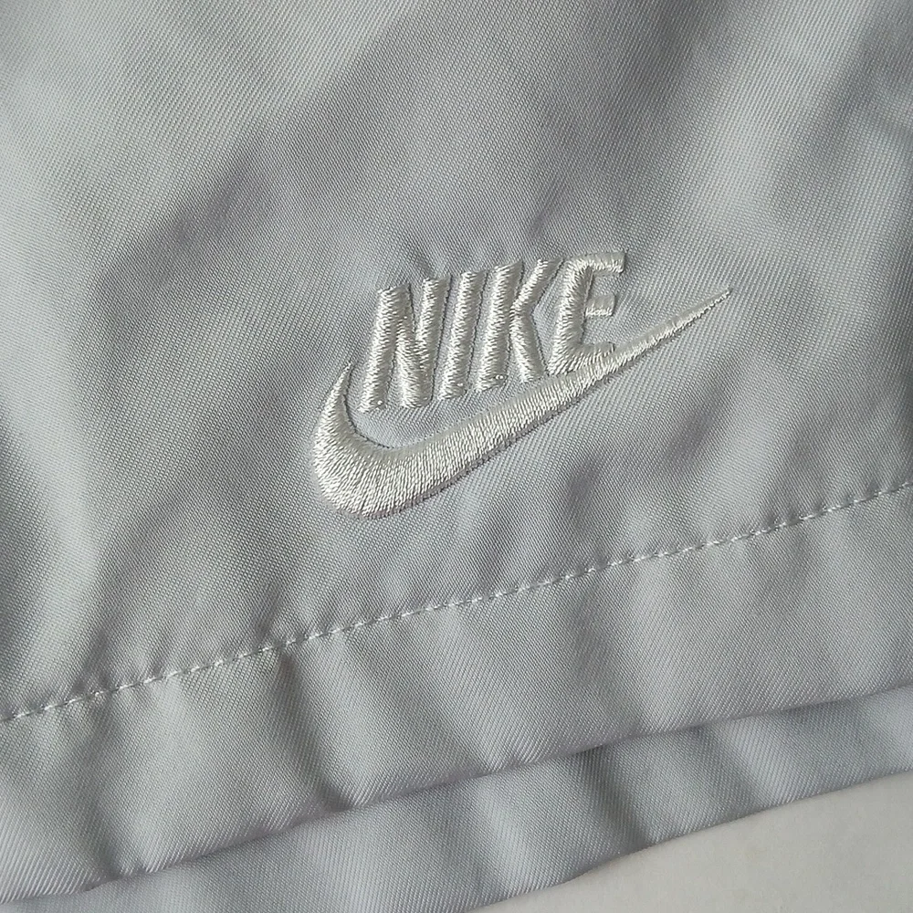 Nike Sportswear Men's Club Woven Track Shorts Nylon Shiny Light Grey Large